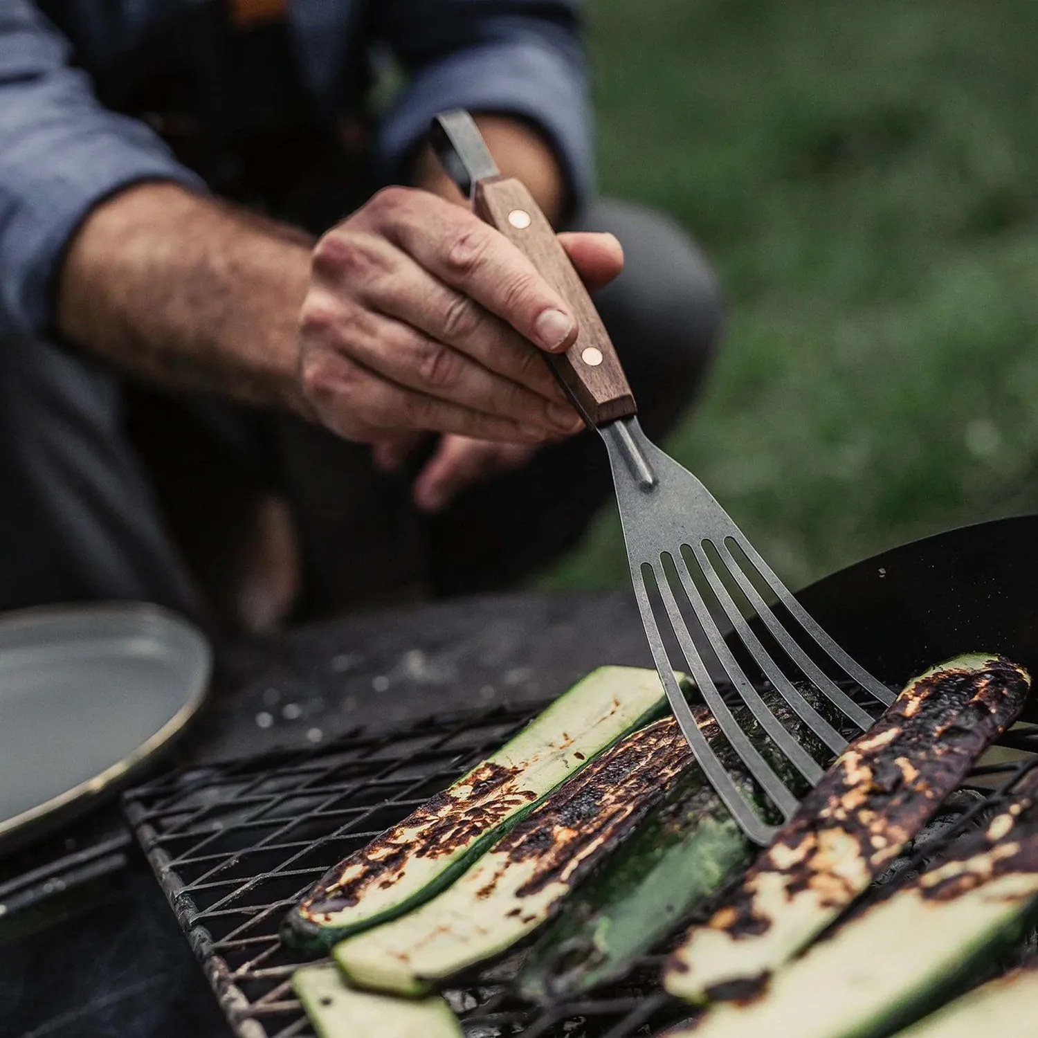 Bare Bones Living Cowboy Grill Fish Spatula visspatel walnoot