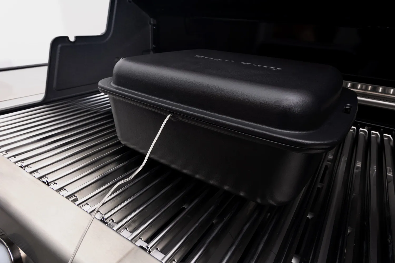 Broil King gietijzeren Dutch Oven braadpan met rek