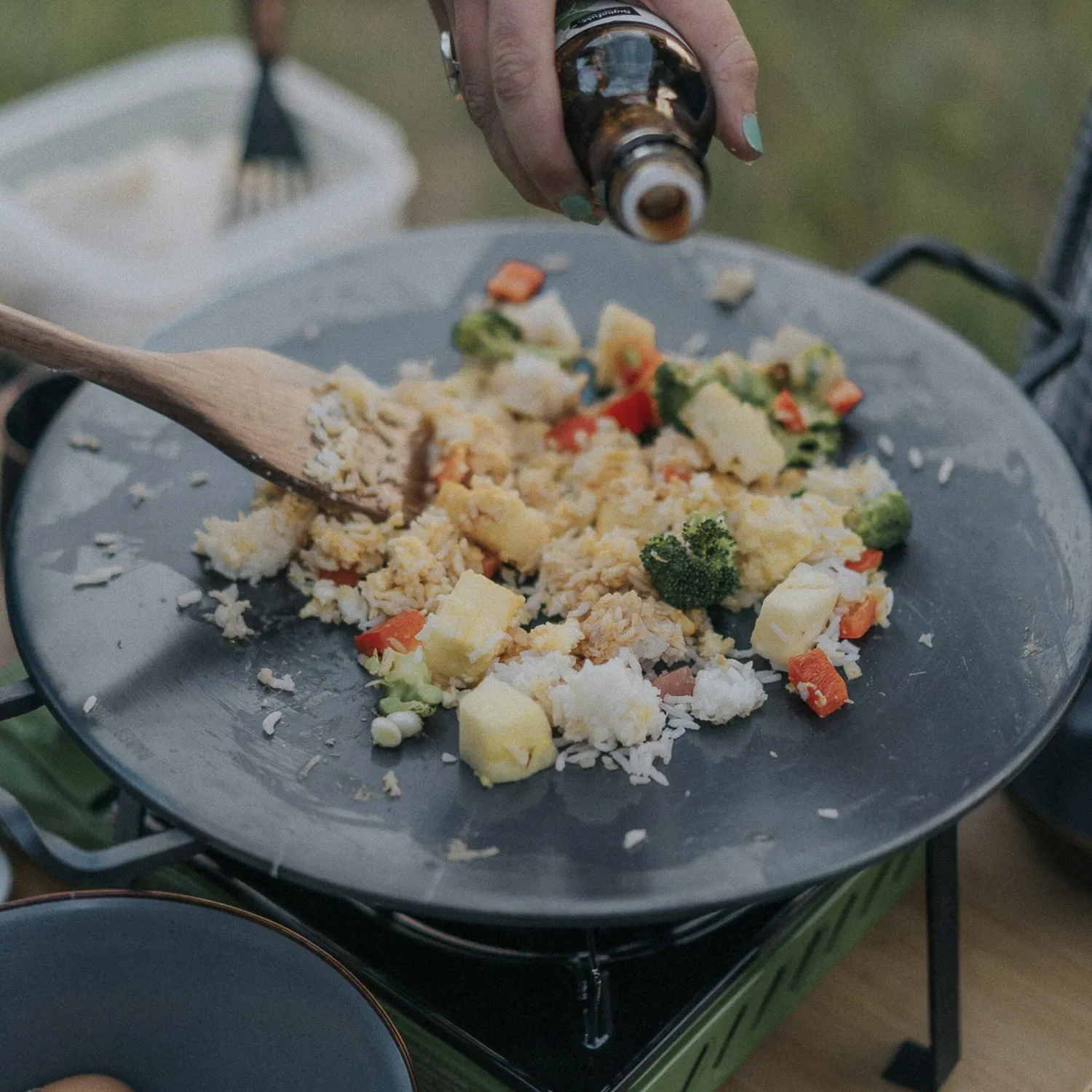 Bare Bones Living Cowboy Wok carbon steel wokpan 15 inch met tas