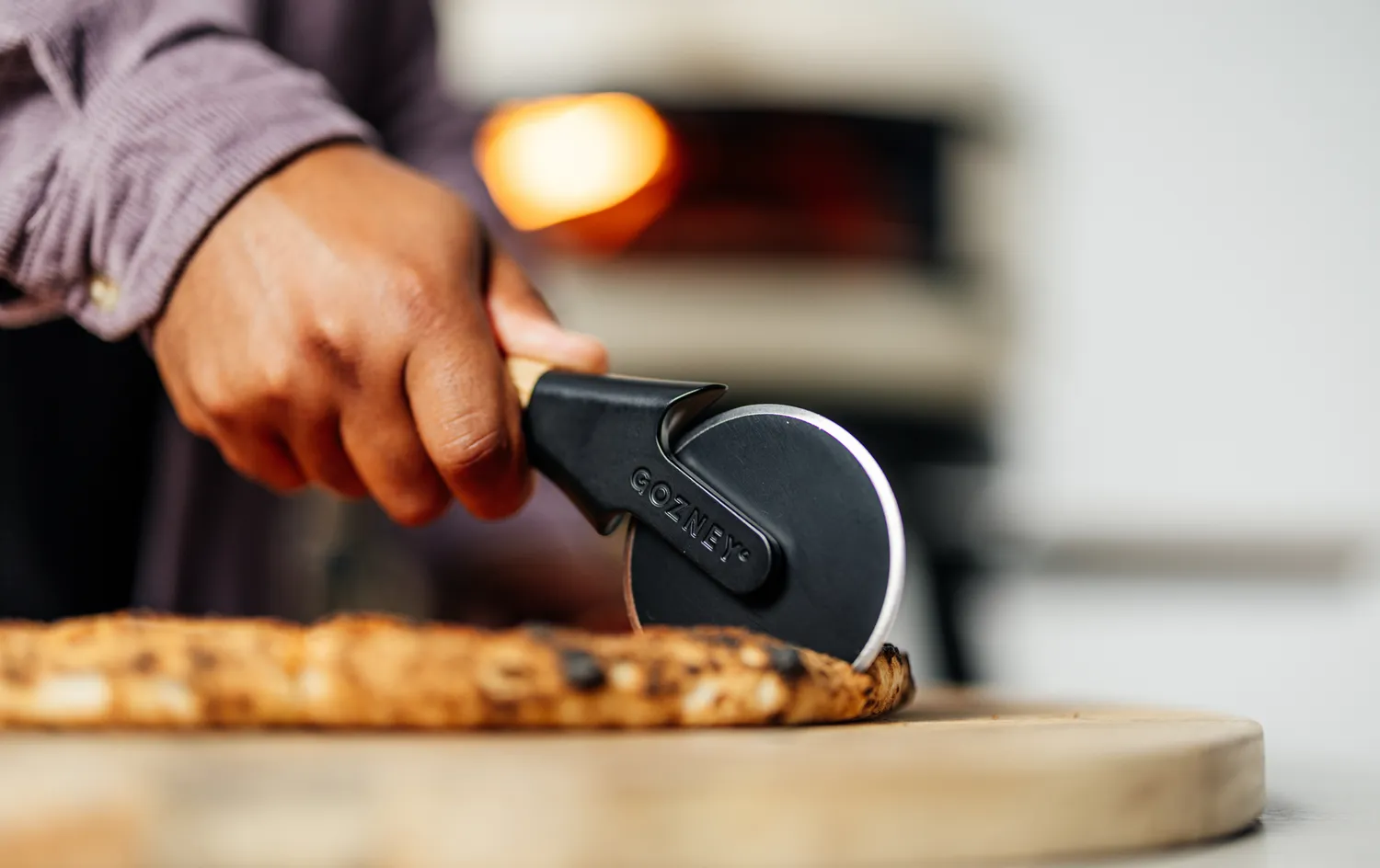 Gozney Pizza Cutter pizzasnijder houten greep