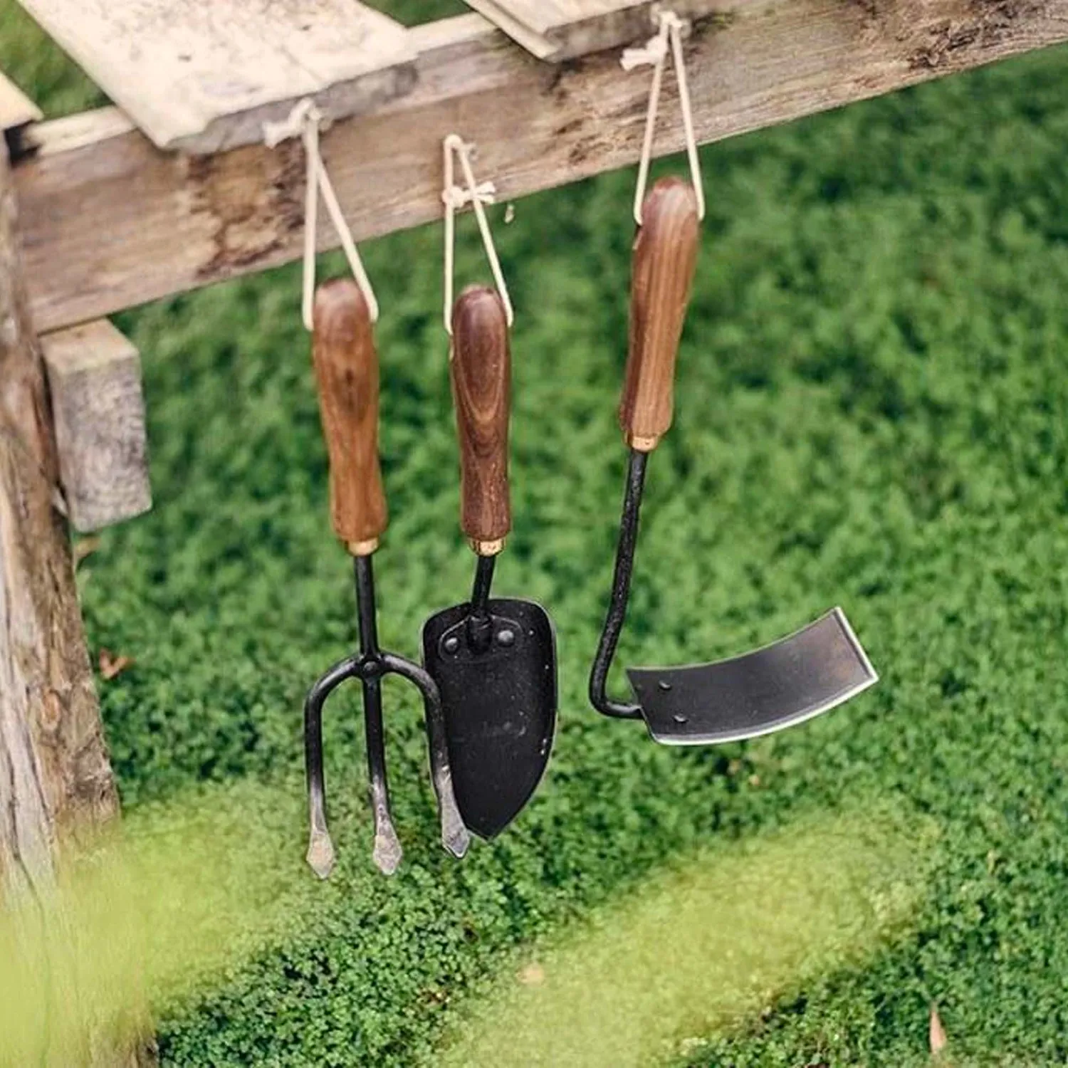 Bare Bones Living Square Hand Hoe handschoffel walnut black