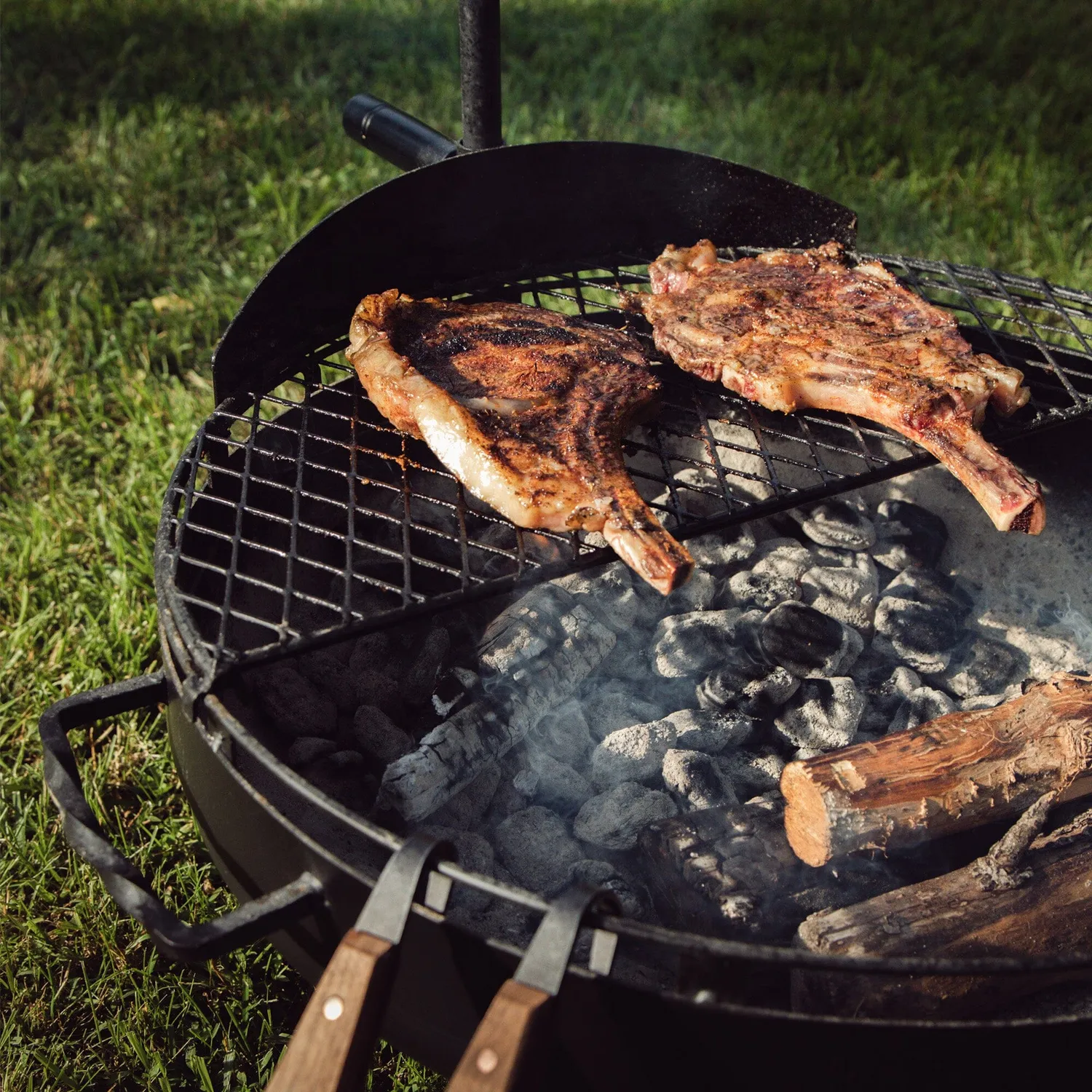 Barebones Cowboy Fire Pit Grill 23 vuurkorf barbecue bundel staal