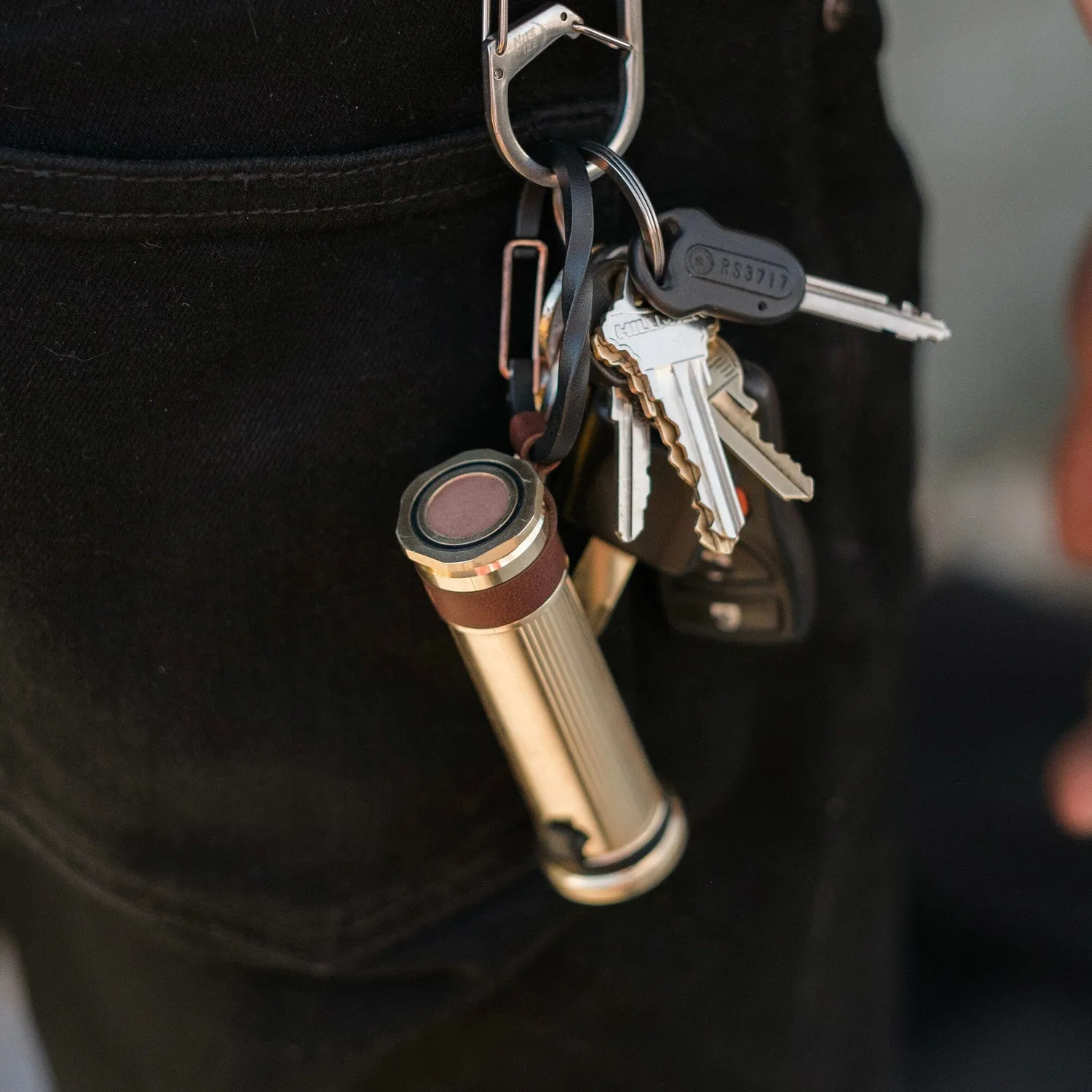 Bare Bones Living Mini Flashlight zaklamp Brass oplaadbaar