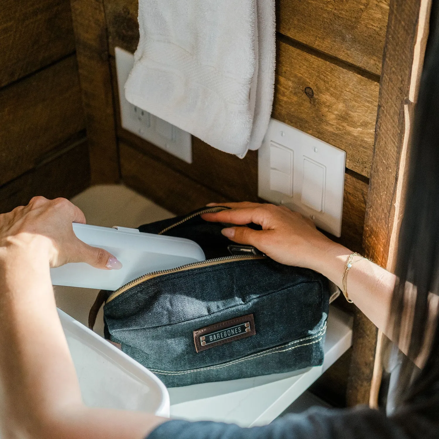 Bare Bones Living Neelum Dopp Kit toilettas 3L denim