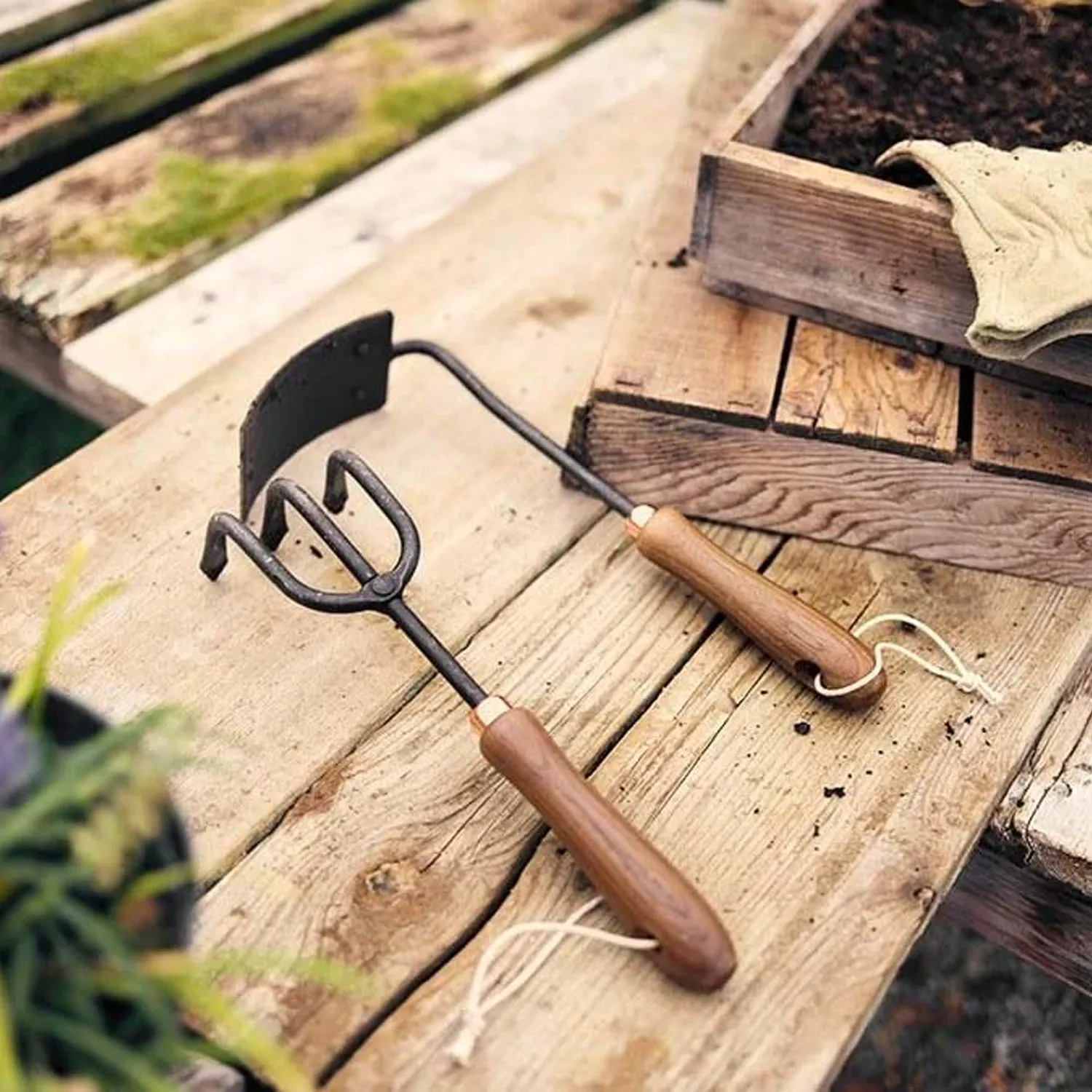 Bare Bones Living Square Hand Hoe handschoffel walnut black