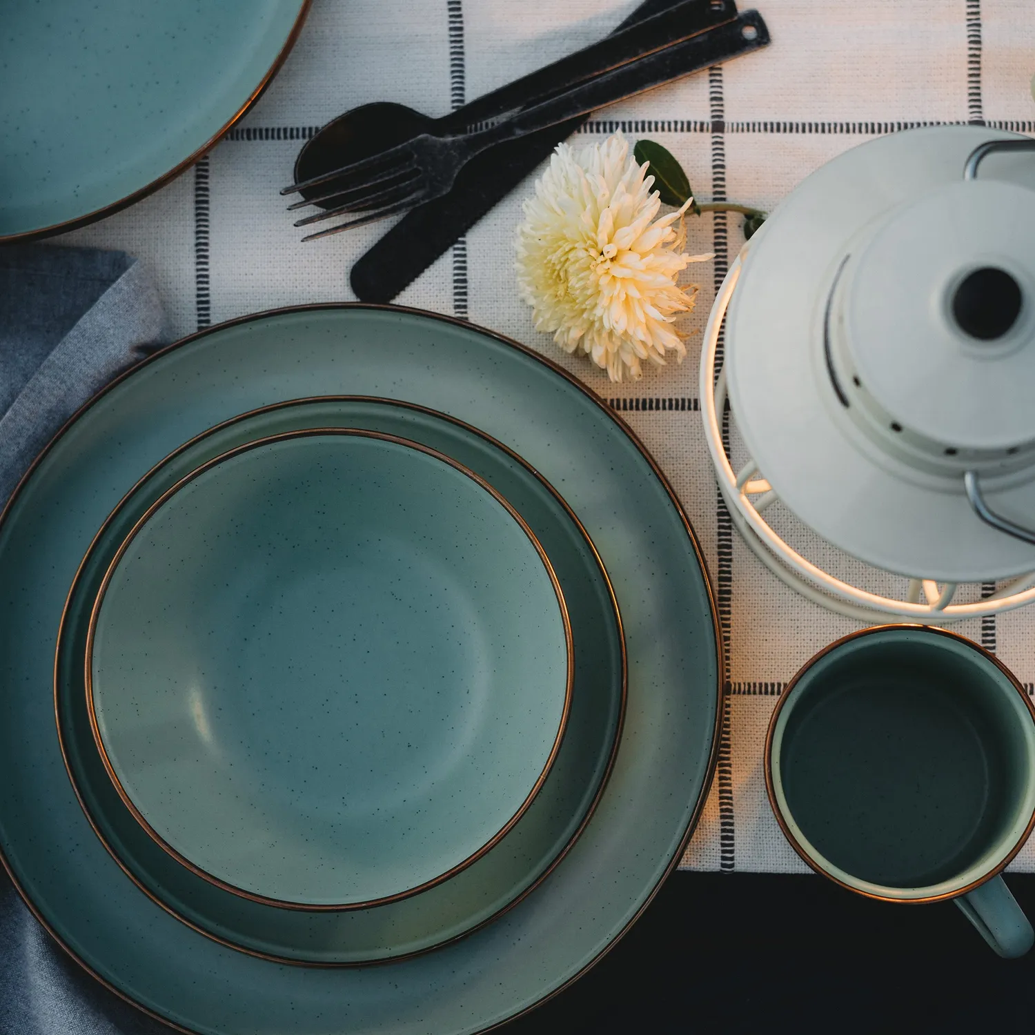 Bare Bones Living Enamelware Dining Mint emaille servies 2-delig