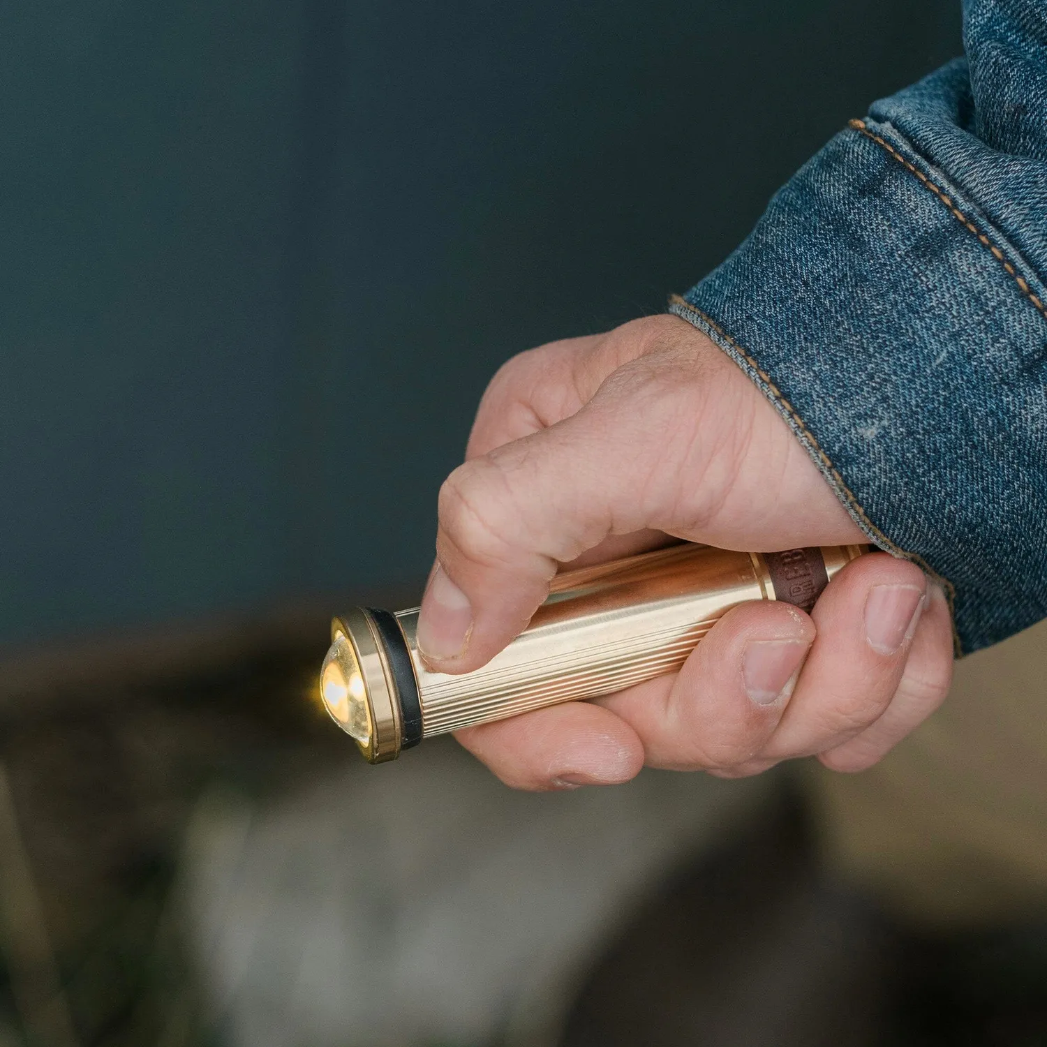 Bare Bones Living Mini Flashlight zaklamp Brass oplaadbaar