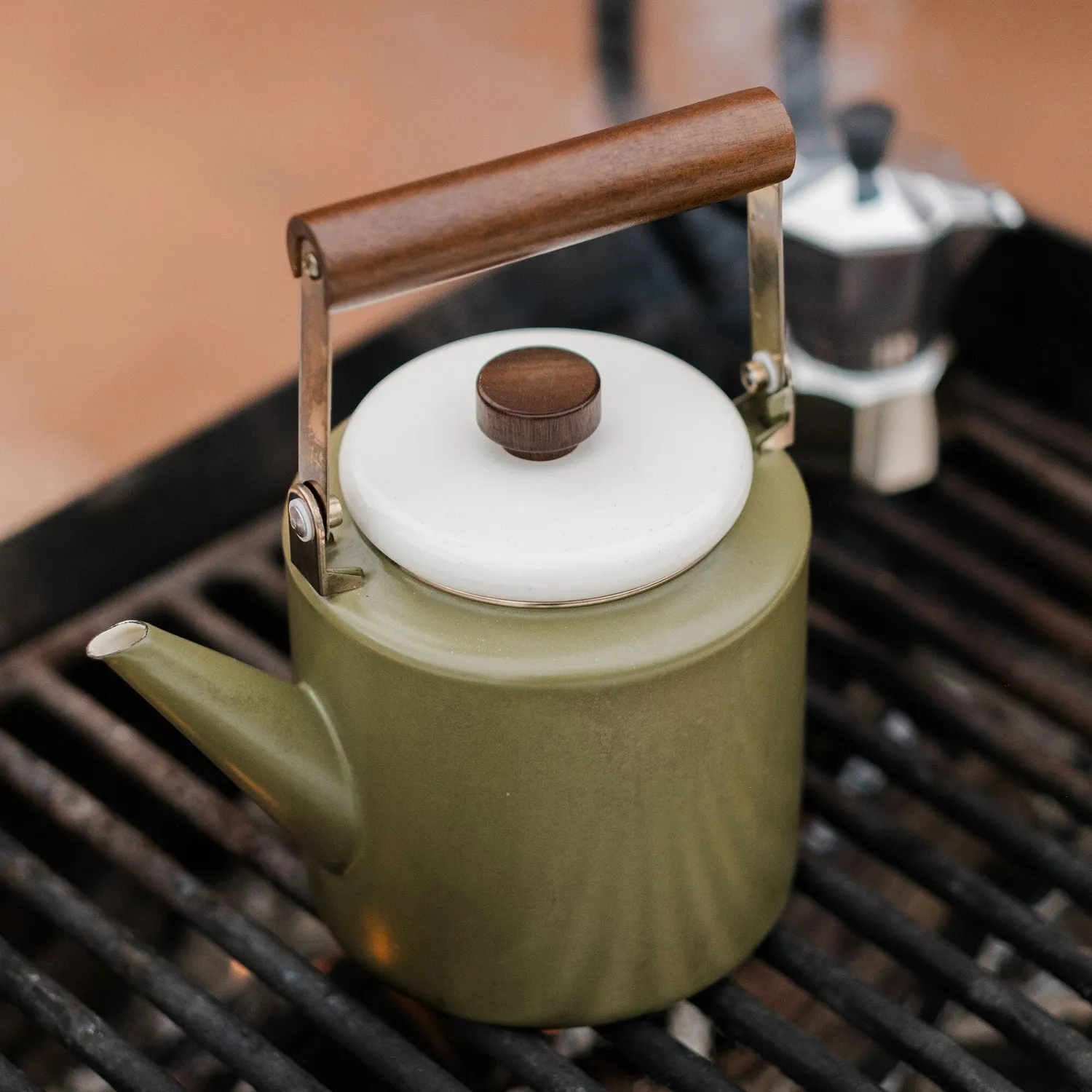 Barebones Enamel 2-Tone Kettle fluitketel olijfgroen