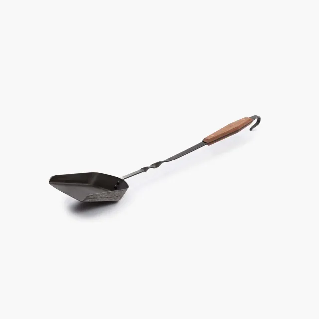 Barebones Cowboy Grill kolenschep RVS walnoot
