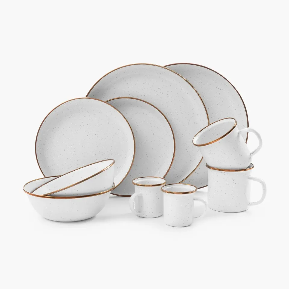 Bare Bones Living Enamelware servies set eggshell gespikkeld
